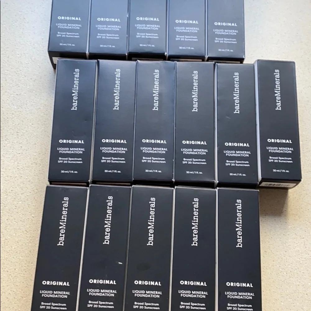 BARE MINERALS LIQUID MINERAL FOUNDATION x3